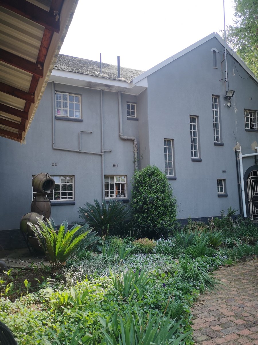 4 Bedroom Property for Sale in Unitas Park Gauteng