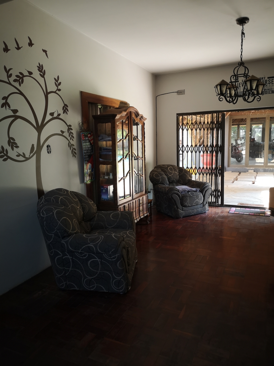 4 Bedroom Property for Sale in Unitas Park Gauteng