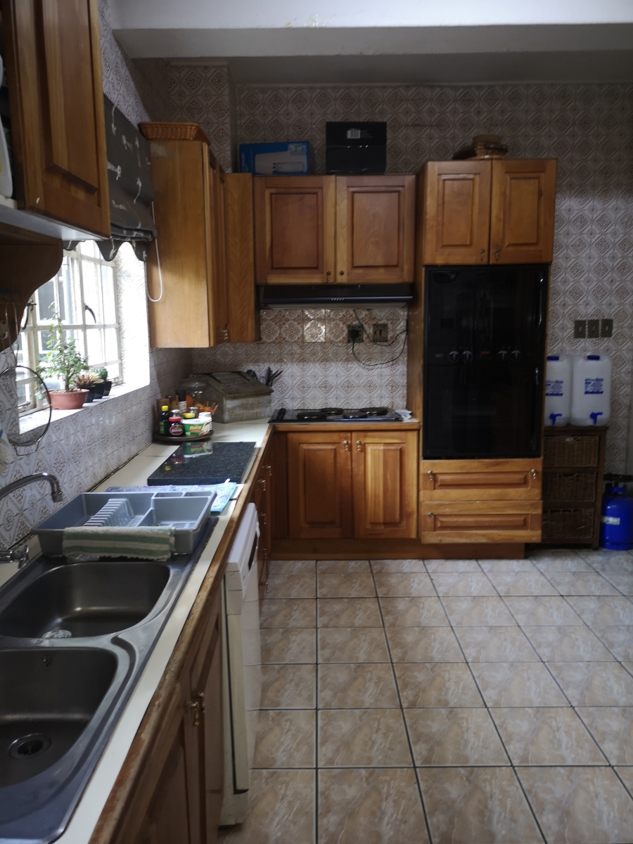 4 Bedroom Property for Sale in Unitas Park Gauteng
