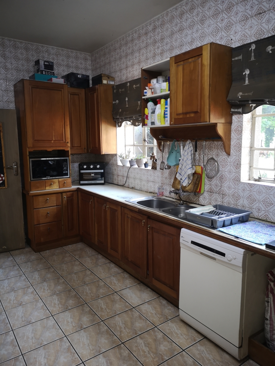 4 Bedroom Property for Sale in Unitas Park Gauteng