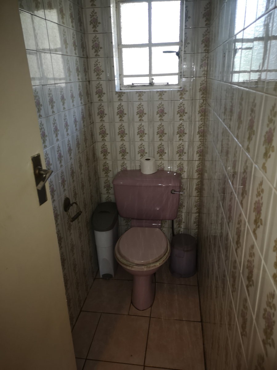 4 Bedroom Property for Sale in Unitas Park Gauteng