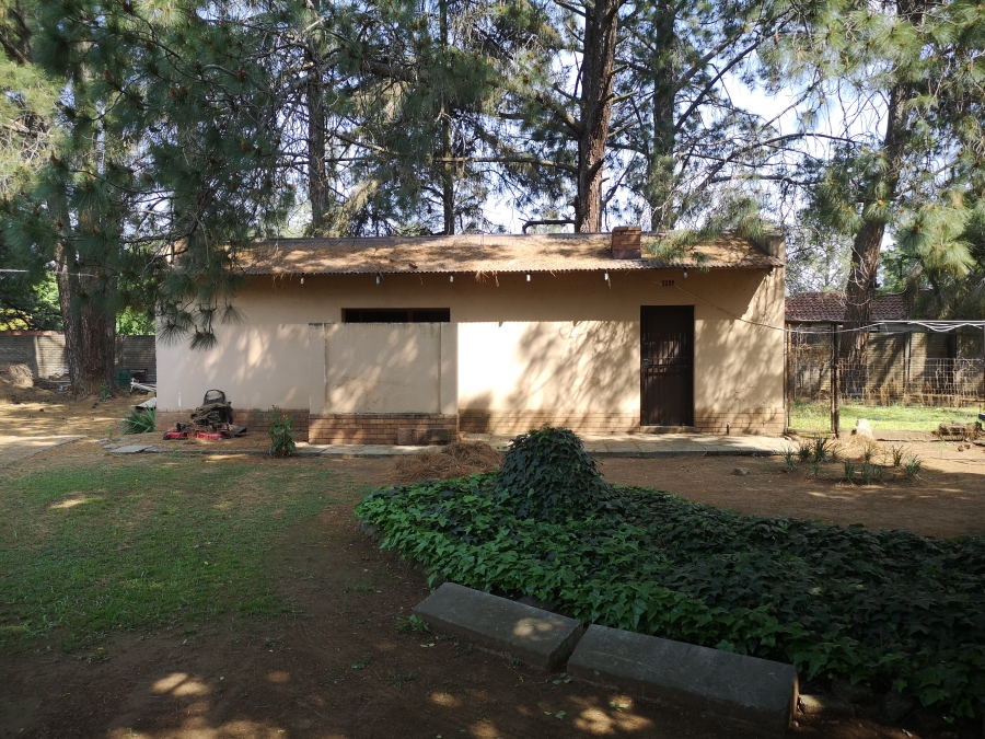 4 Bedroom Property for Sale in Unitas Park Gauteng