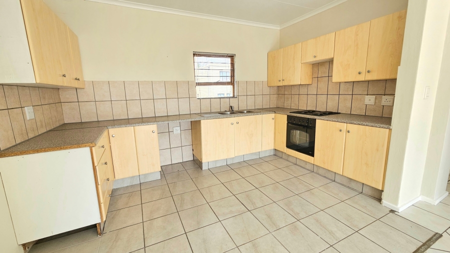 To Let 2 Bedroom Property for Rent in Fourways Gauteng