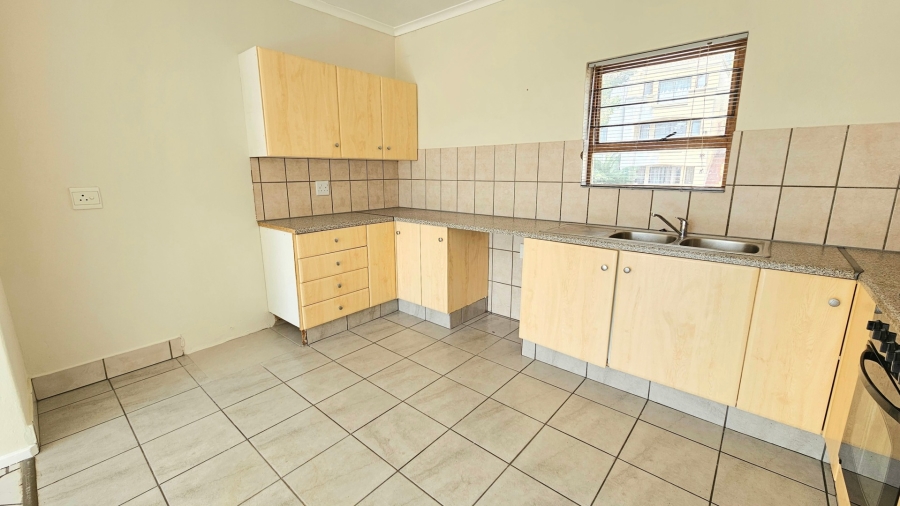 To Let 2 Bedroom Property for Rent in Fourways Gauteng