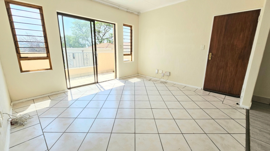 To Let 2 Bedroom Property for Rent in Fourways Gauteng