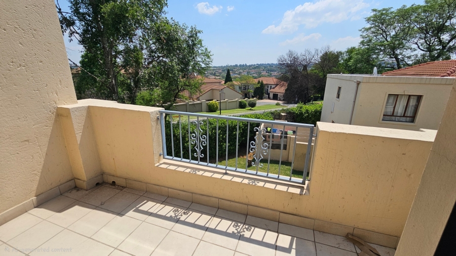 To Let 2 Bedroom Property for Rent in Fourways Gauteng