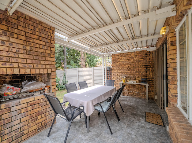 2 Bedroom Property for Sale in Faerie Glen Gauteng
