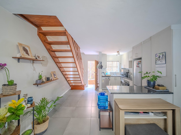 2 Bedroom Property for Sale in Faerie Glen Gauteng