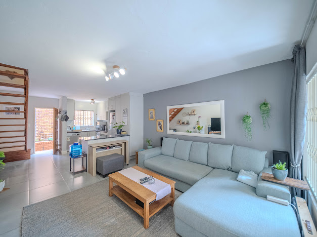 2 Bedroom Property for Sale in Faerie Glen Gauteng
