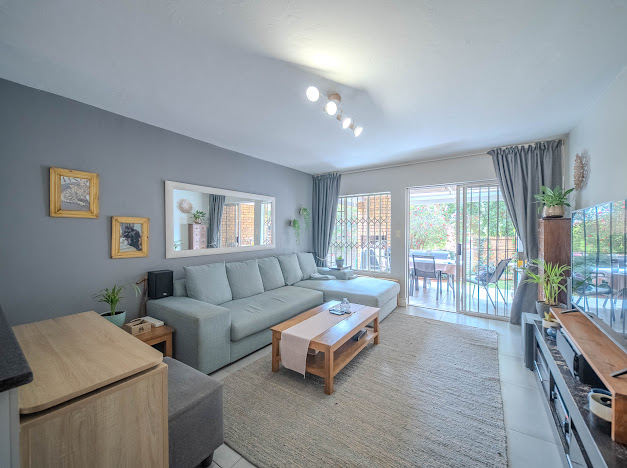2 Bedroom Property for Sale in Faerie Glen Gauteng