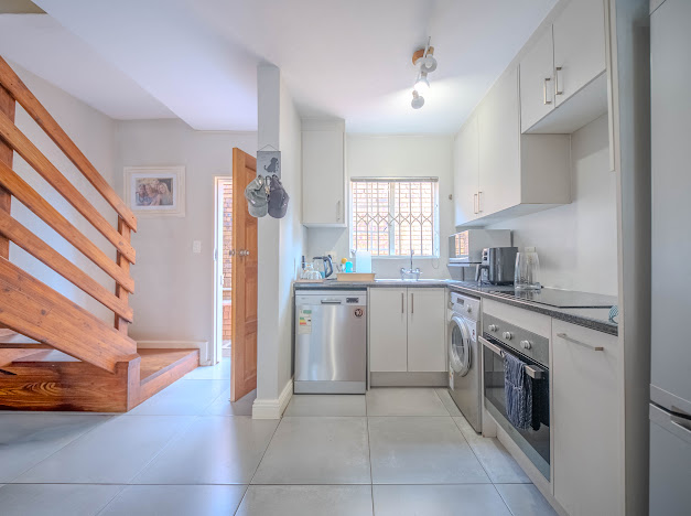 2 Bedroom Property for Sale in Faerie Glen Gauteng