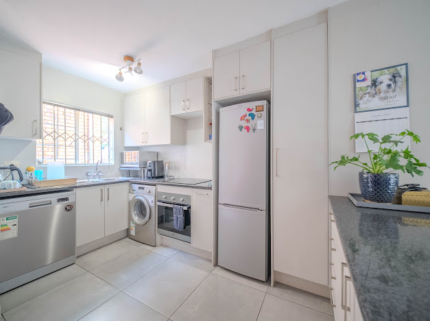 2 Bedroom Property for Sale in Faerie Glen Gauteng
