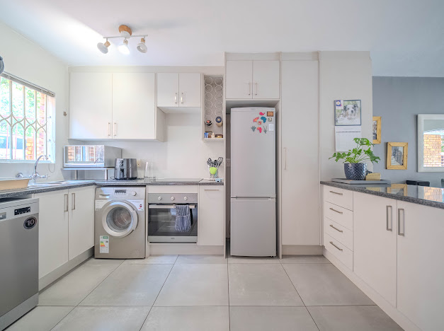 2 Bedroom Property for Sale in Faerie Glen Gauteng