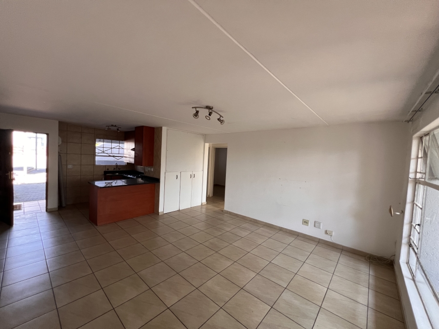 To Let 2 Bedroom Property for Rent in Paulshof Gauteng