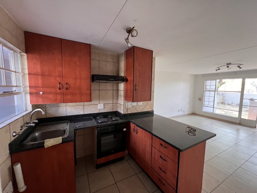 To Let 2 Bedroom Property for Rent in Paulshof Gauteng