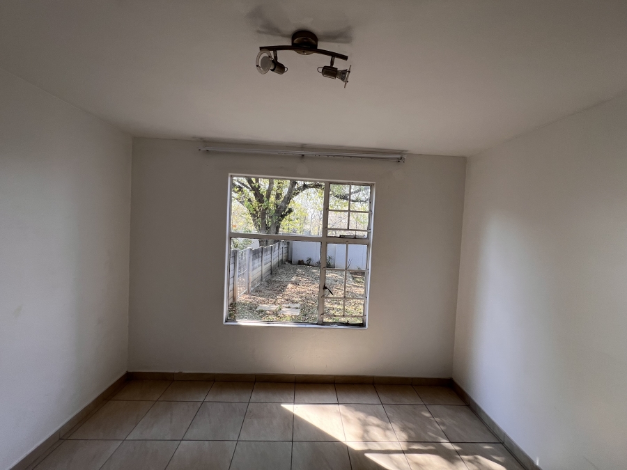 To Let 2 Bedroom Property for Rent in Paulshof Gauteng