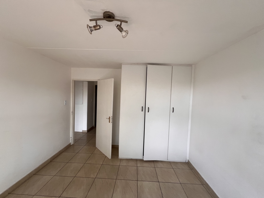 To Let 2 Bedroom Property for Rent in Paulshof Gauteng