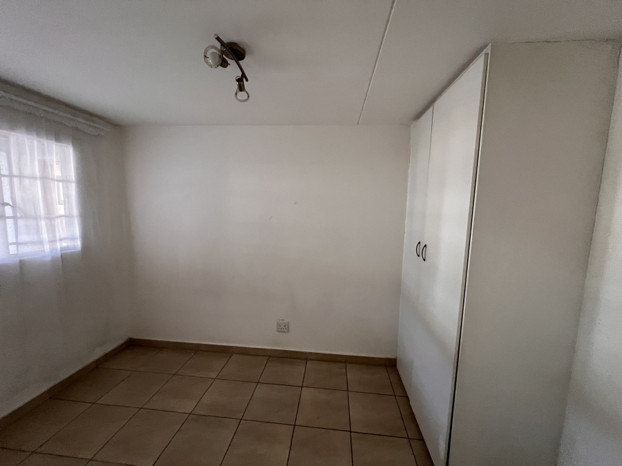 To Let 2 Bedroom Property for Rent in Paulshof Gauteng