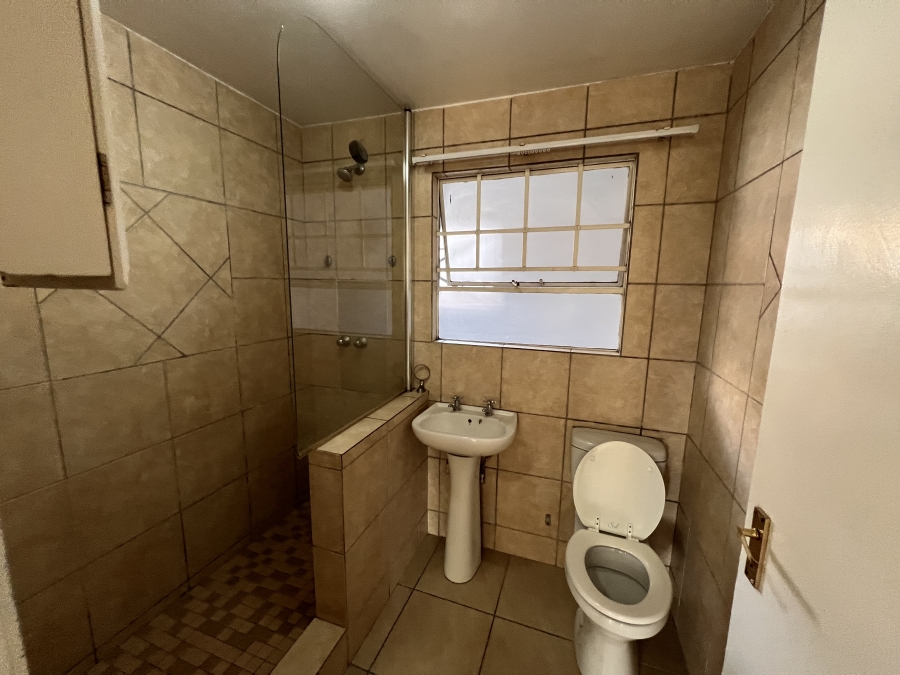 To Let 2 Bedroom Property for Rent in Paulshof Gauteng