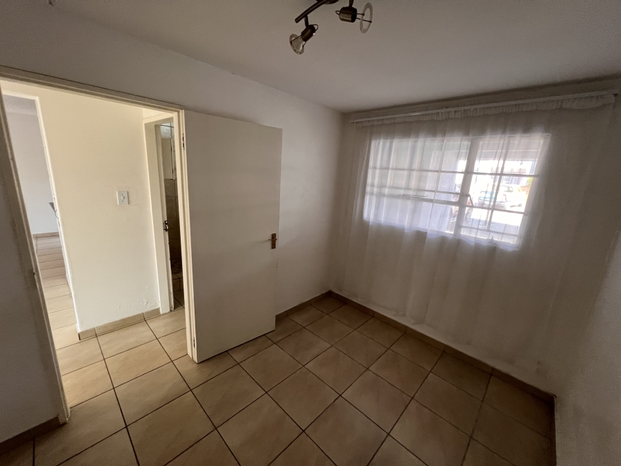 To Let 2 Bedroom Property for Rent in Paulshof Gauteng