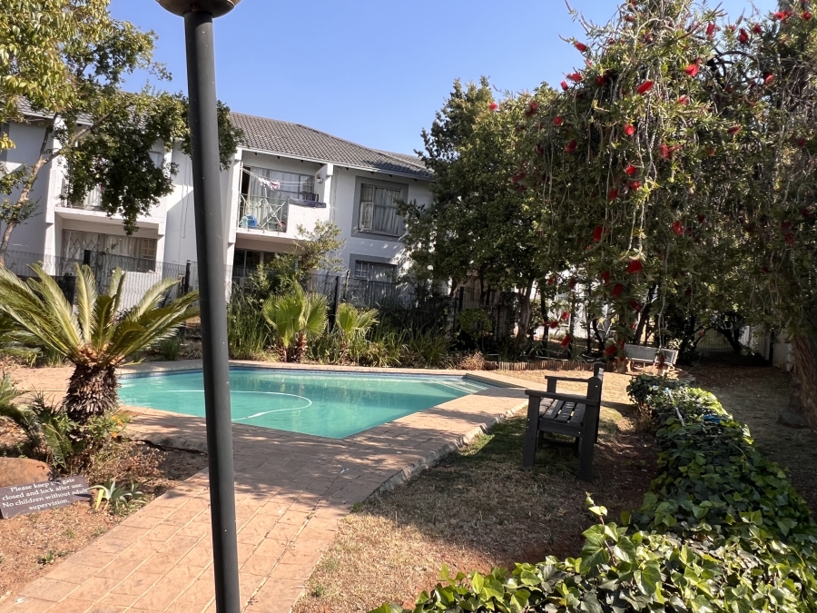 To Let 2 Bedroom Property for Rent in Paulshof Gauteng
