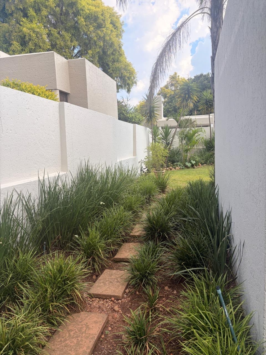To Let 3 Bedroom Property for Rent in Sunninghill Gauteng