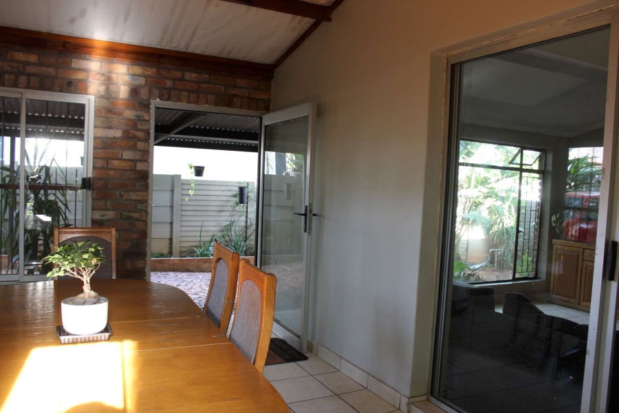 4 Bedroom Property for Sale in Mountain View Gauteng
