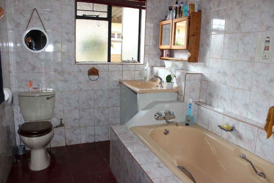 4 Bedroom Property for Sale in Mountain View Gauteng