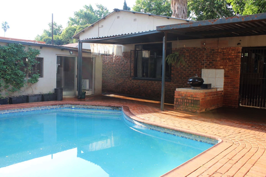 4 Bedroom Property for Sale in Mountain View Gauteng