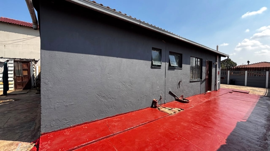 4 Bedroom Property for Sale in Delmore Park Gauteng