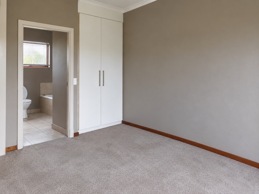 To Let 2 Bedroom Property for Rent in Fourways Gauteng