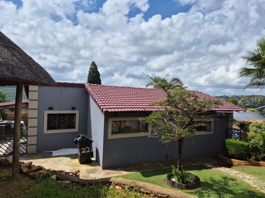 To Let 4 Bedroom Property for Rent in Roodekrans Gauteng