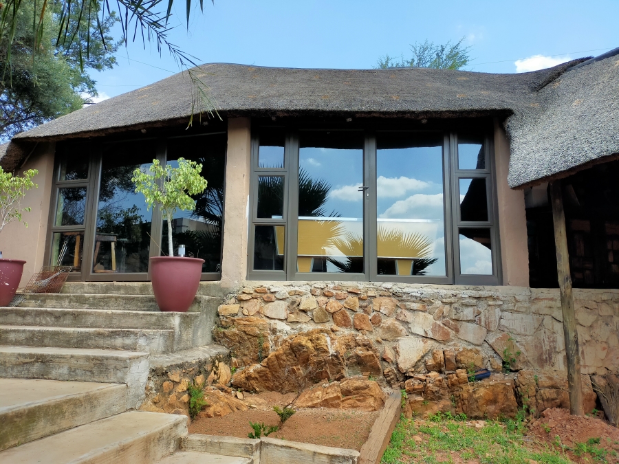 To Let 4 Bedroom Property for Rent in Roodekrans Gauteng