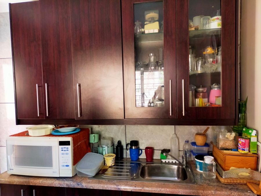 To Let 4 Bedroom Property for Rent in Roodekrans Gauteng