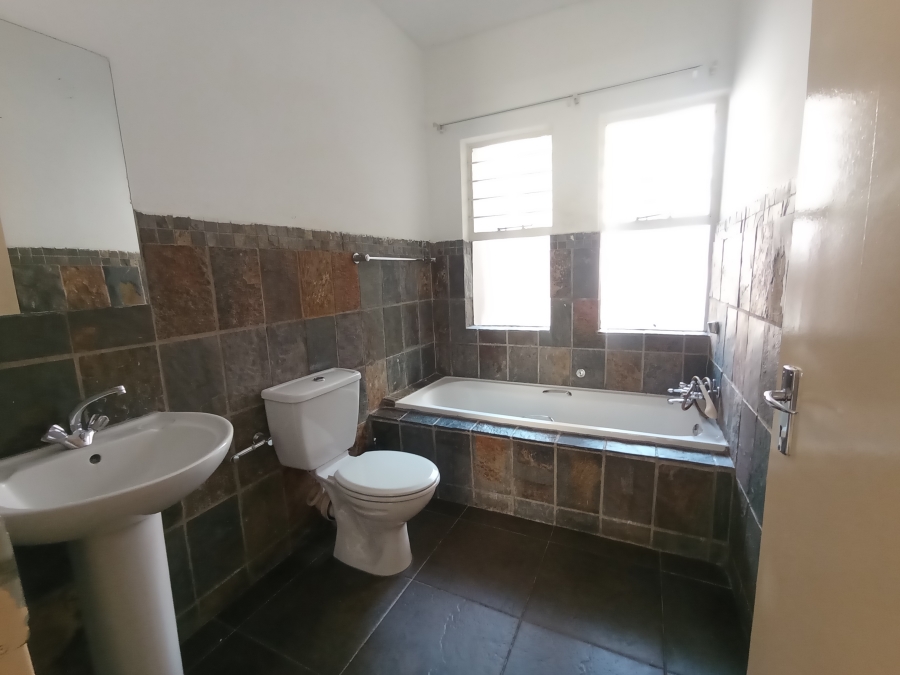 To Let 2 Bedroom Property for Rent in North Riding Gauteng