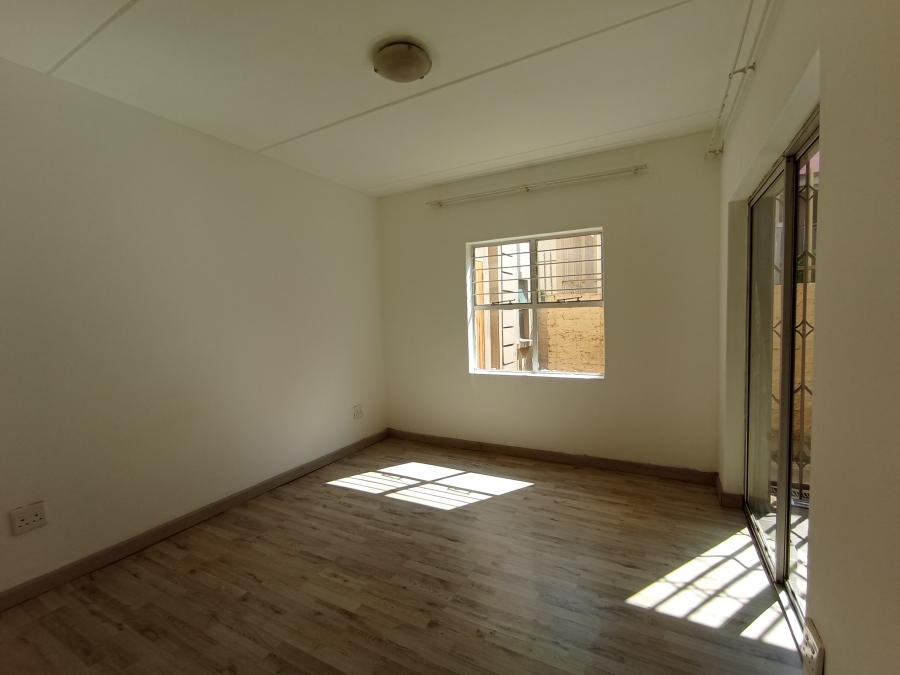 To Let 2 Bedroom Property for Rent in North Riding Gauteng