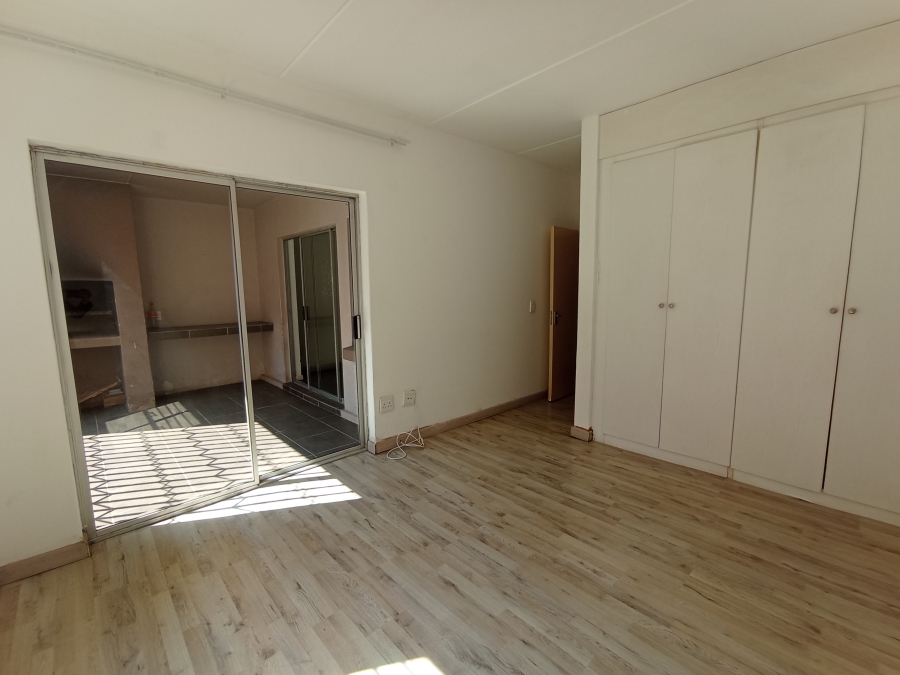 To Let 2 Bedroom Property for Rent in North Riding Gauteng