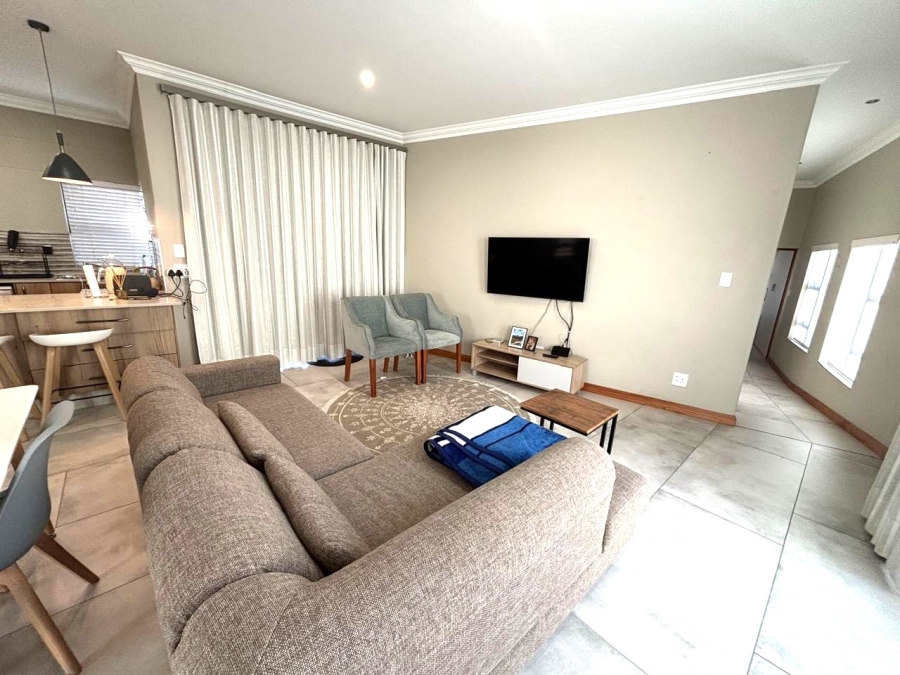 To Let 2 Bedroom Property for Rent in Silver Lakes Golf Estate Gauteng