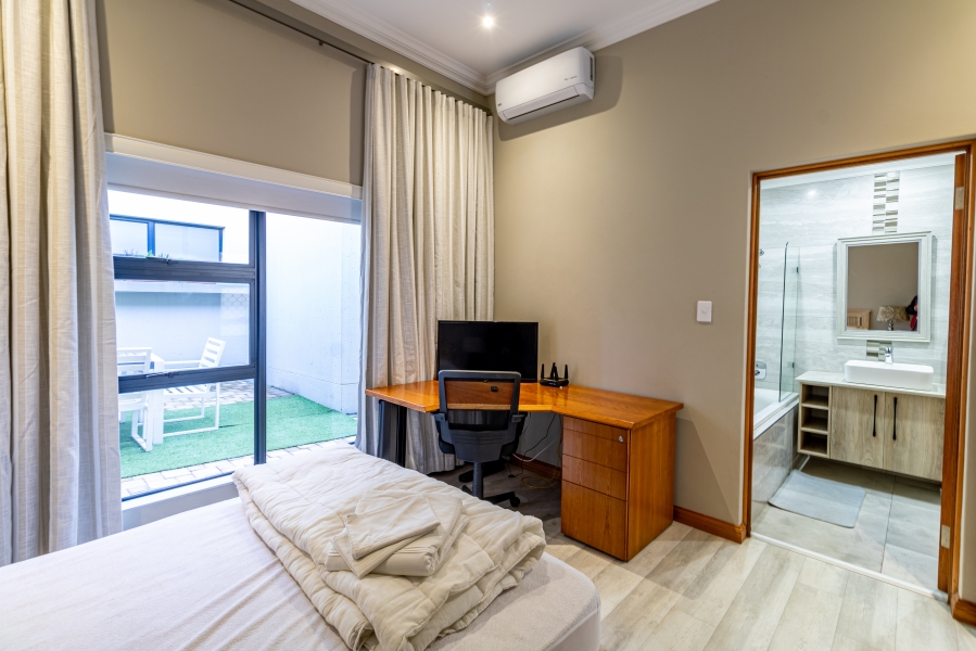 To Let 2 Bedroom Property for Rent in Silver Lakes Golf Estate Gauteng