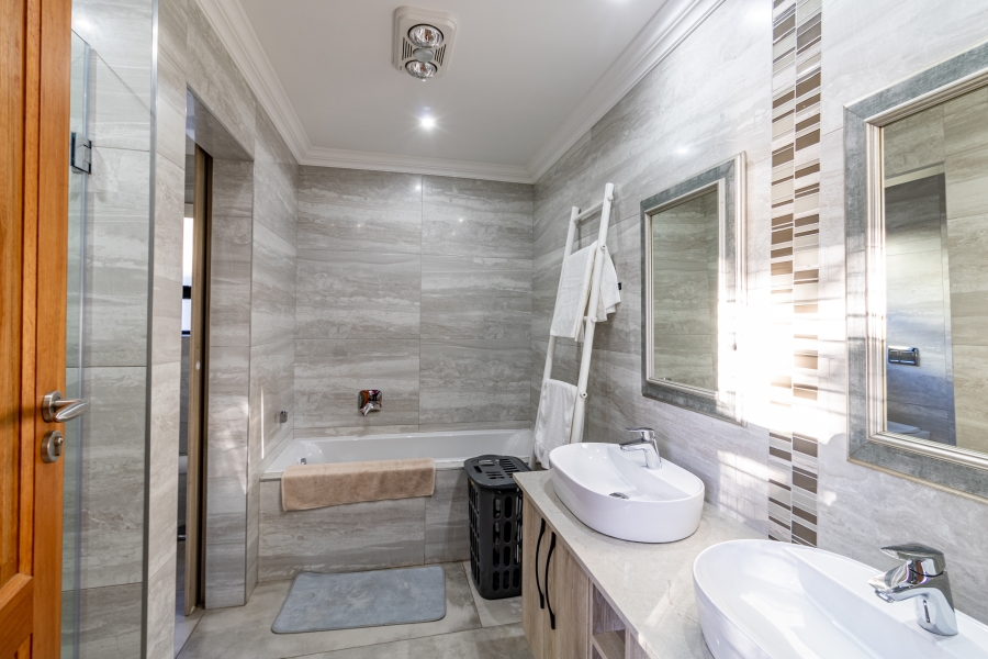 To Let 2 Bedroom Property for Rent in Silver Lakes Golf Estate Gauteng