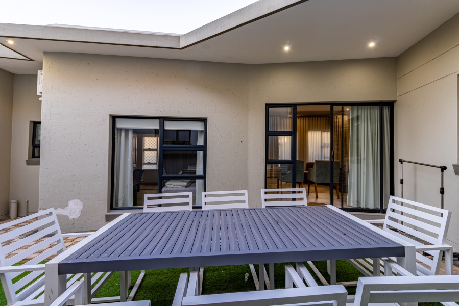 To Let 2 Bedroom Property for Rent in Silver Lakes Golf Estate Gauteng