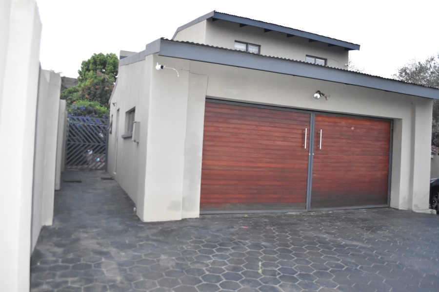 3 Bedroom Property for Sale in Waverley Gauteng