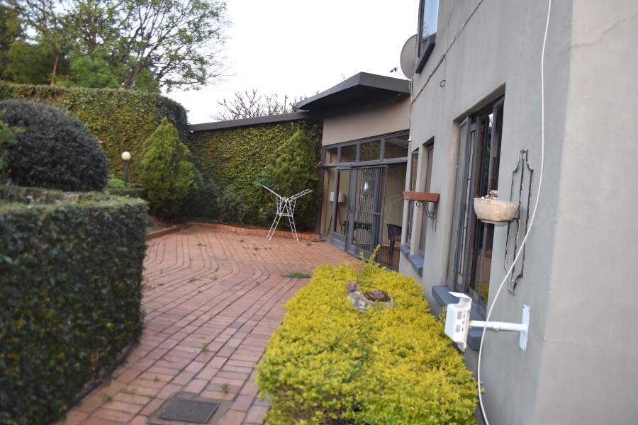 3 Bedroom Property for Sale in Waverley Gauteng