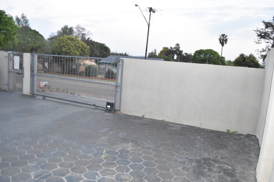 3 Bedroom Property for Sale in Waverley Gauteng