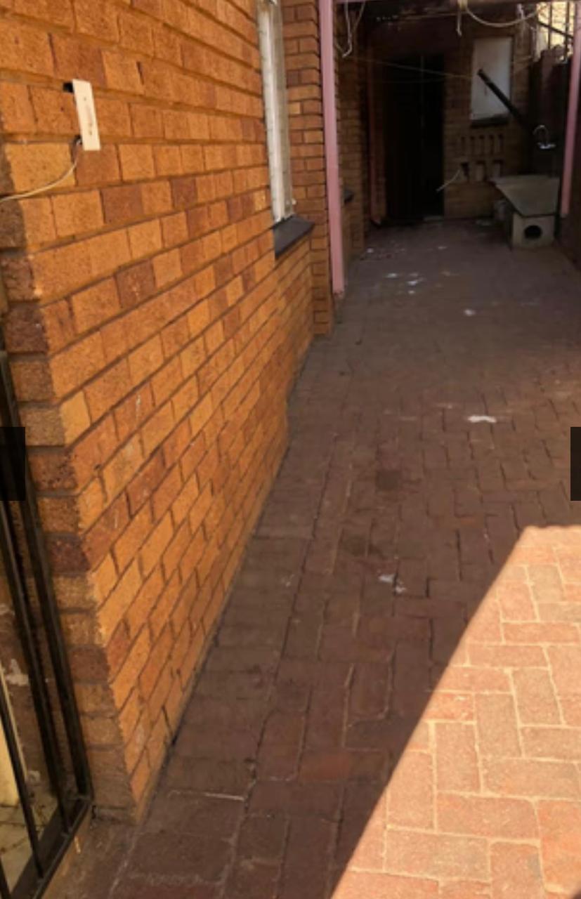 To Let 2 Bedroom Property for Rent in Laudium Gauteng