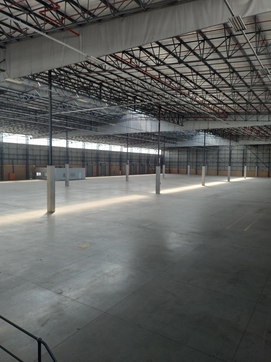 To Let Commercial Property for Rent in Gosforth Park Gauteng