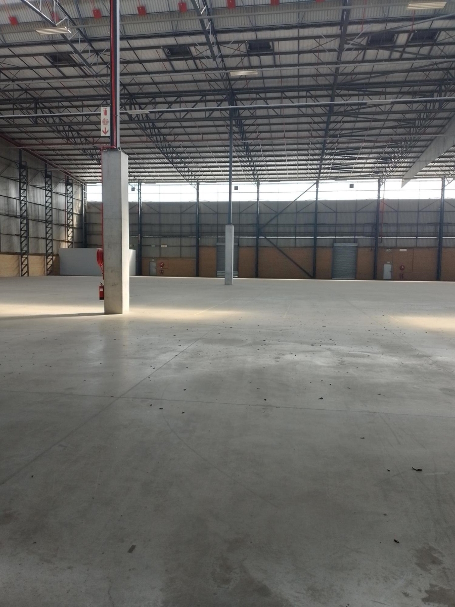 To Let Commercial Property for Rent in Gosforth Park Gauteng