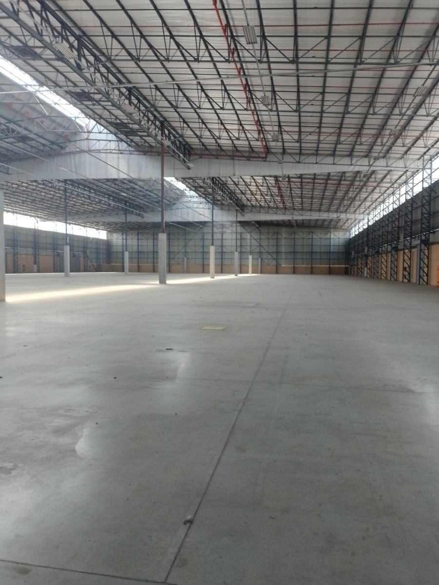 To Let Commercial Property for Rent in Gosforth Park Gauteng