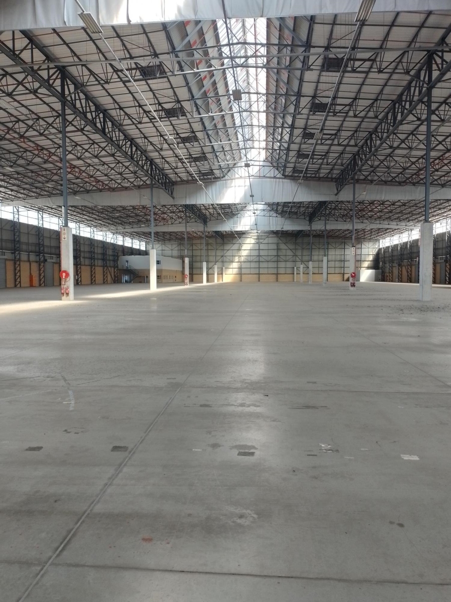 To Let Commercial Property for Rent in Gosforth Park Gauteng