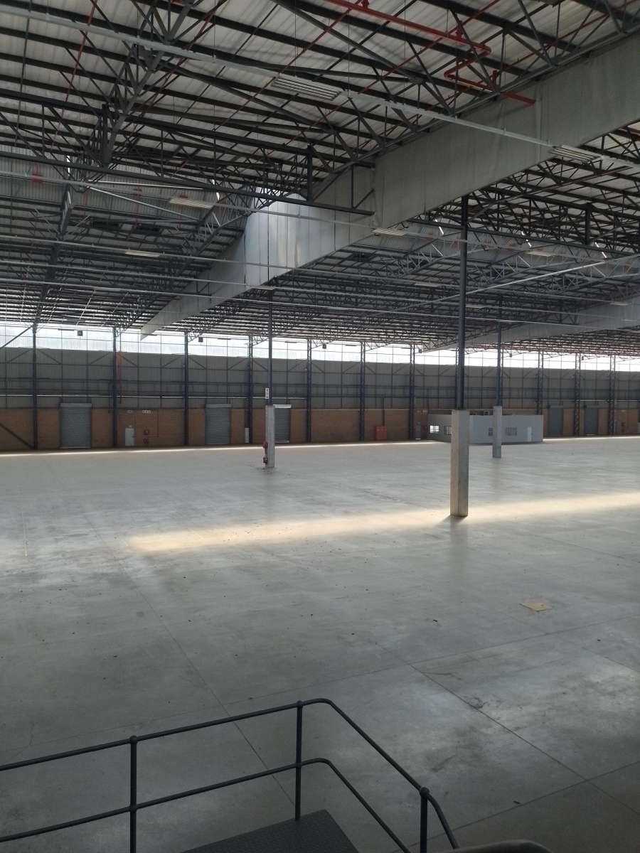 To Let Commercial Property for Rent in Gosforth Park Gauteng